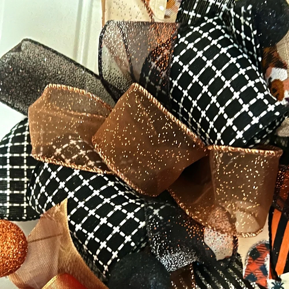 13 inch Halloween Ribbon Wreath Black & Linen Gnome MW12